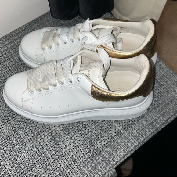 Alexander McQueen Shoes - Alexander McQueen sneakers